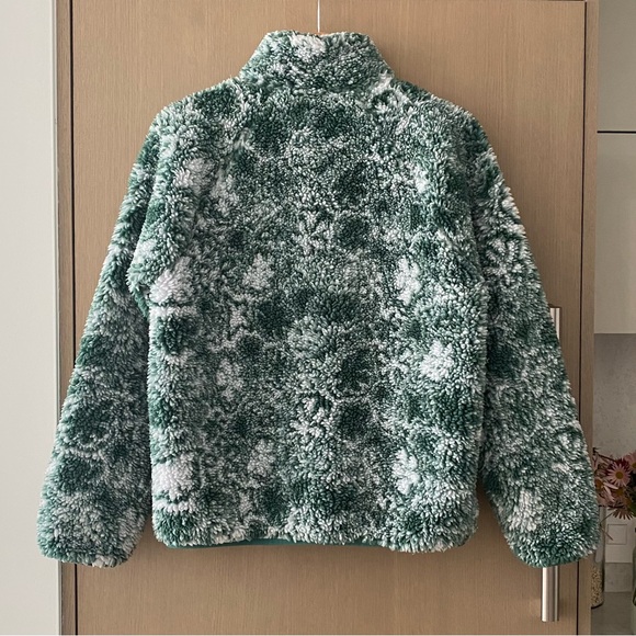 Aritzia Green and White Teddy Jacket - Picture 6 of 8